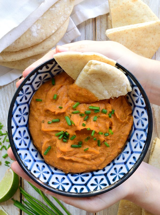 This chipotle white bean spread is ready in five minutes and full of flavour. It's vegan/vegetarian-friendly and can be used as a tasty addition to burritos, sandwiches, wraps, quesadillas or as a dip with crackers or pita bread.