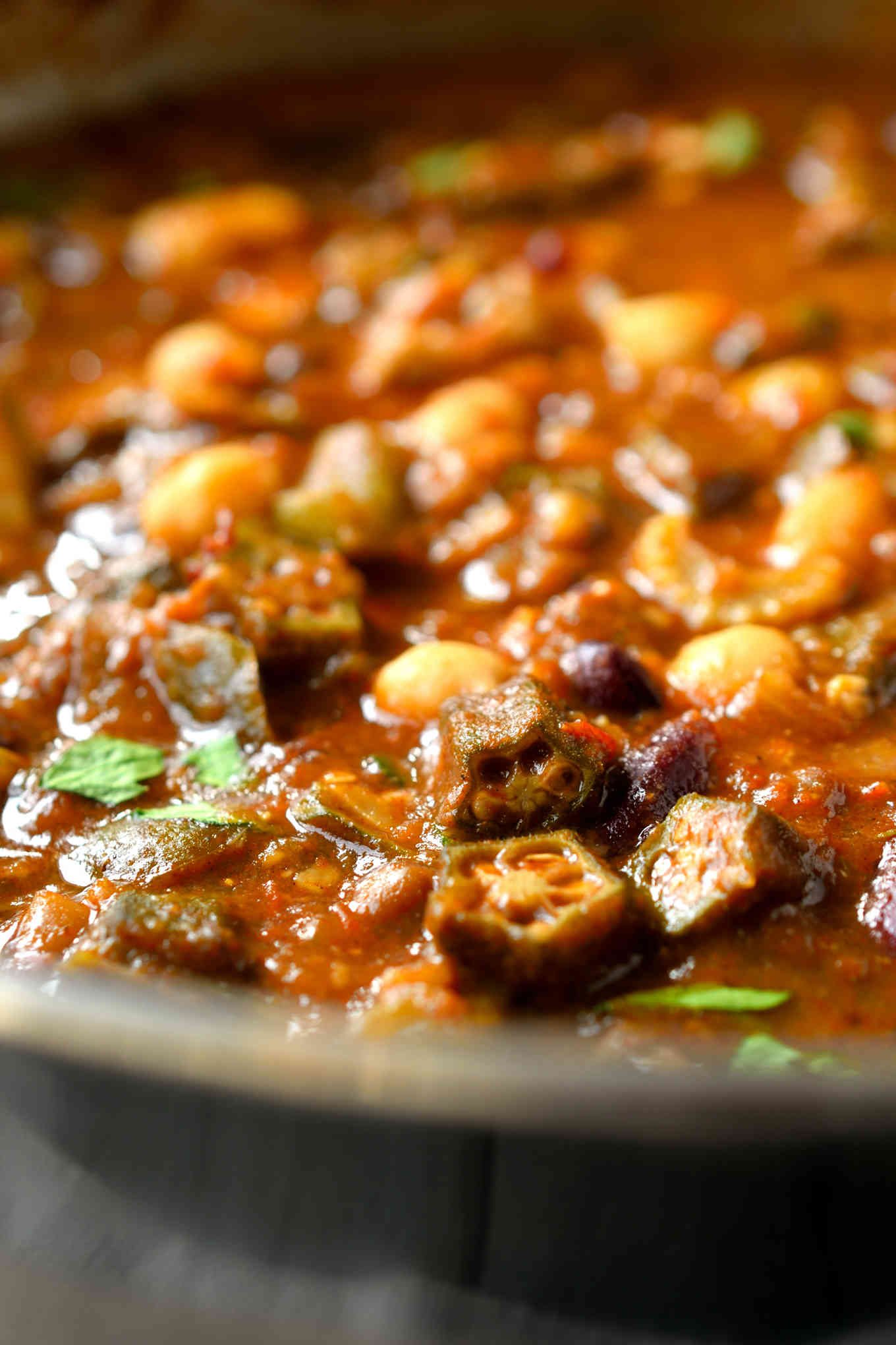 This vegan gumbo recipe is hearty, savory, filling and warming. With a mix of beans, mushrooms and okra, this vegetarian gumbo is cheap to make and full of flavour. Starting with a dark, rich roux, key herbs and spices, and a secret umami ingredient, it’s hard to believe that this vegan gumbo doesn’t have any meat in it!